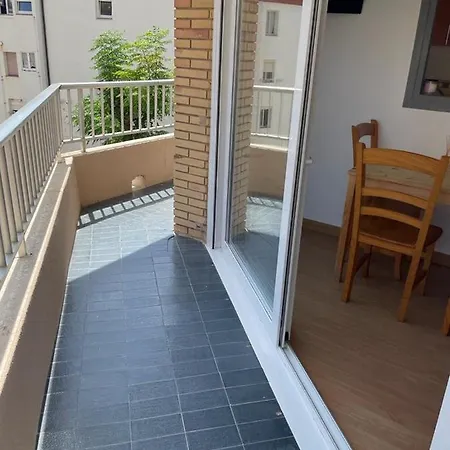 Apartment Mar 23 *